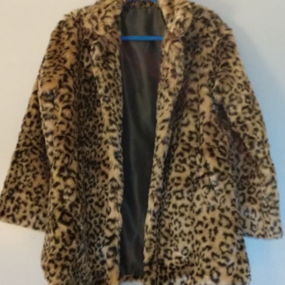 Faux fur leopard jacket